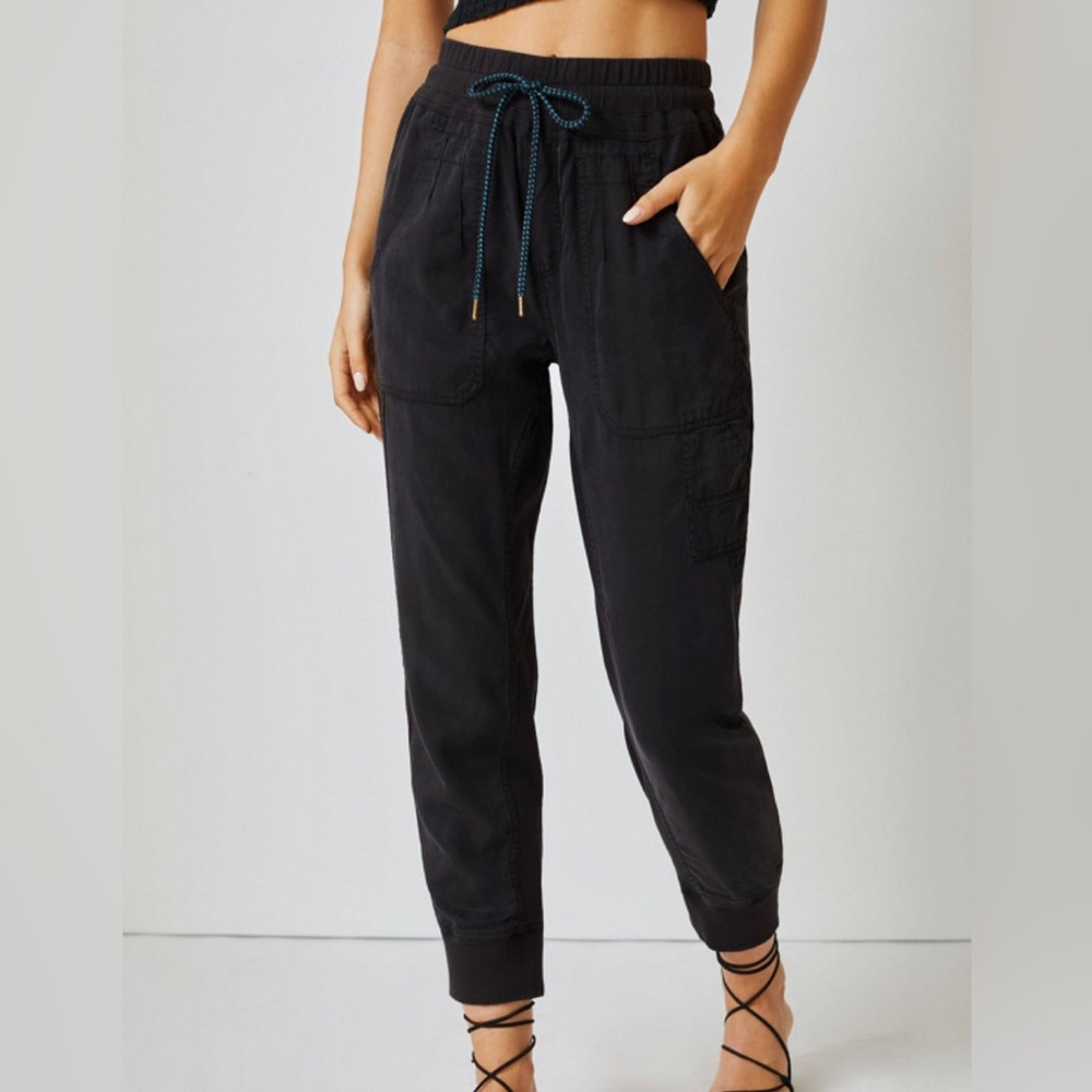 Anthropologie nomad high rise joggers